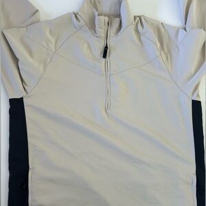 Nike Golf Cream and Black Quarter-Zip Light weight Jacket size L Excellent